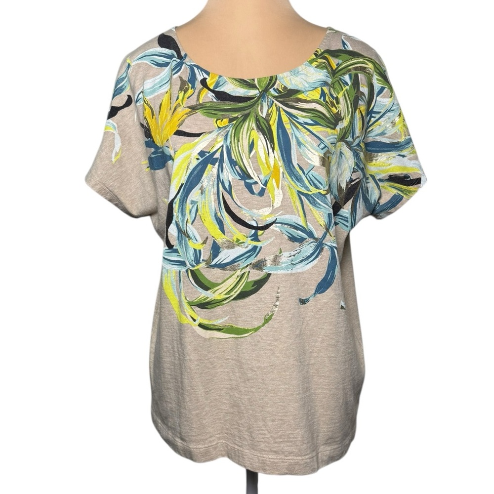 Chico’s Size 1 (M) Tan Floral Print Tunic Top Gold Metallic Accents Like New 🌸✨